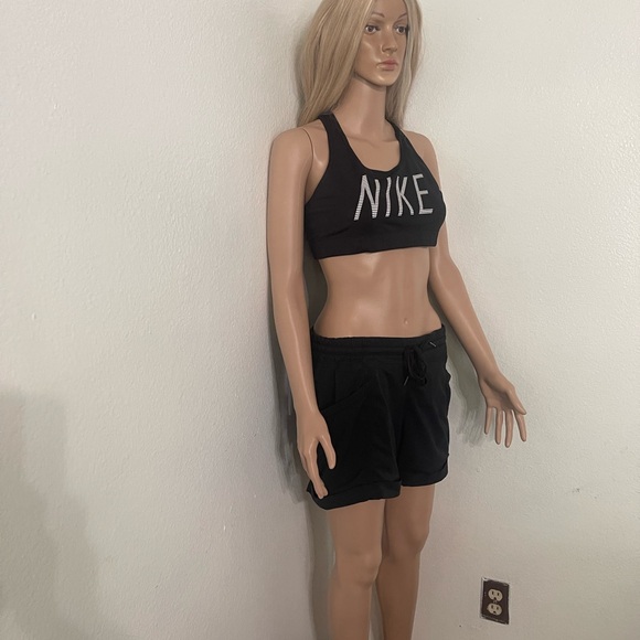 Lululemon Dance Studio Short -Size 8 Black-Good Condition - Picture 8 of 16